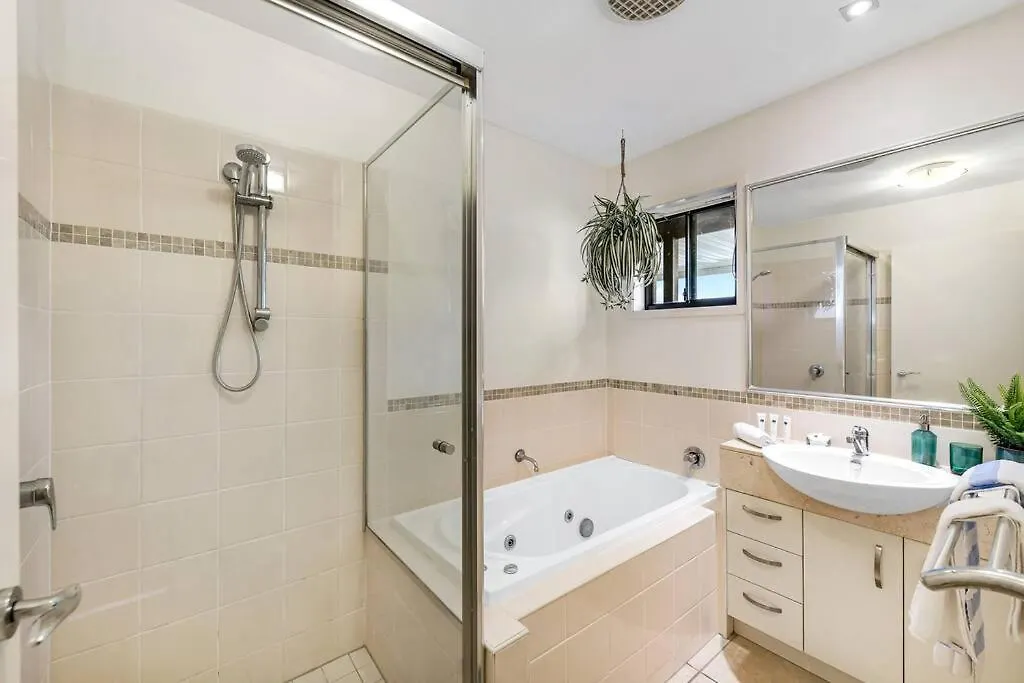 Holiday home Little Fern House Villa Mudjimba Australia